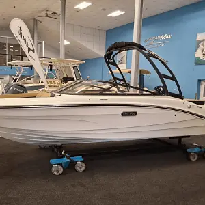 2025 Sea Ray 190SPX