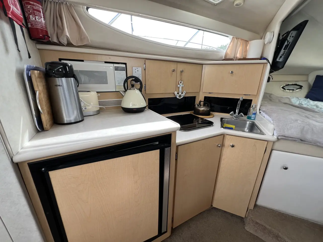 2000 Bayliner 3055 Ciera image 6