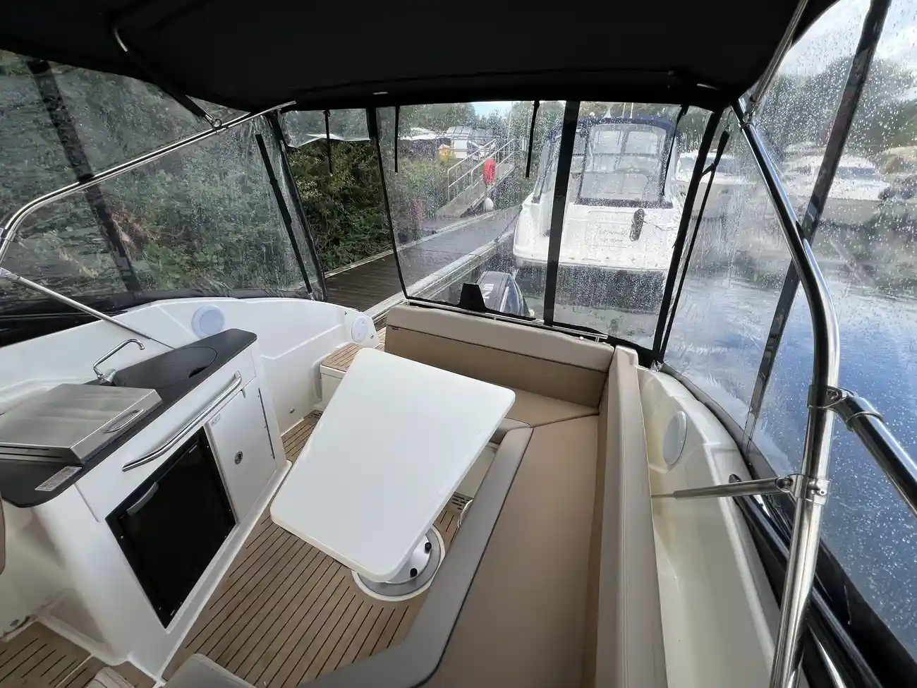 2022 Quicksilver 805 Activ Cruiser image 2