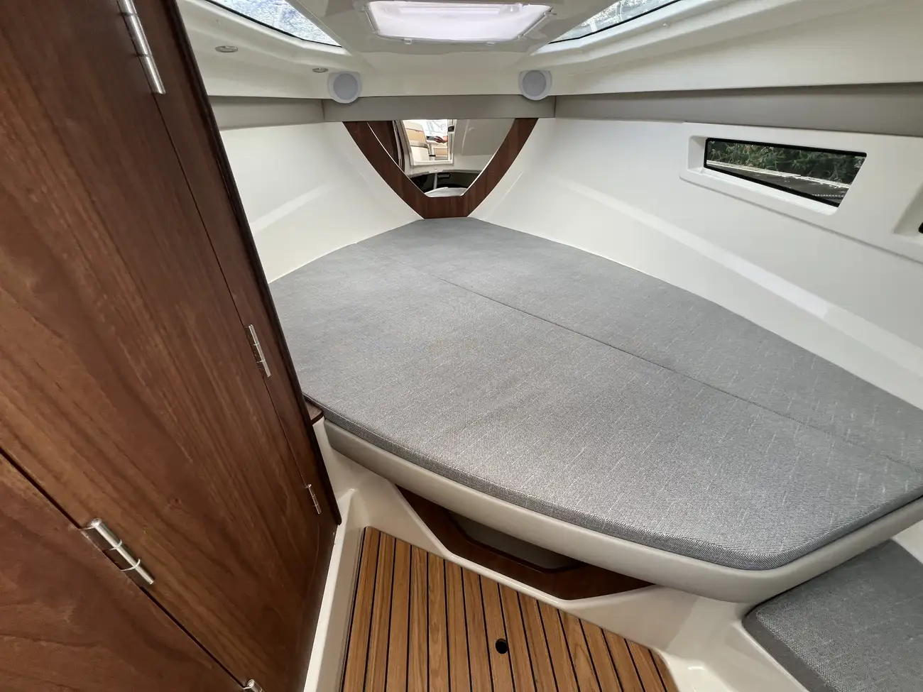 2022 Quicksilver 805 Activ Cruiser image 4