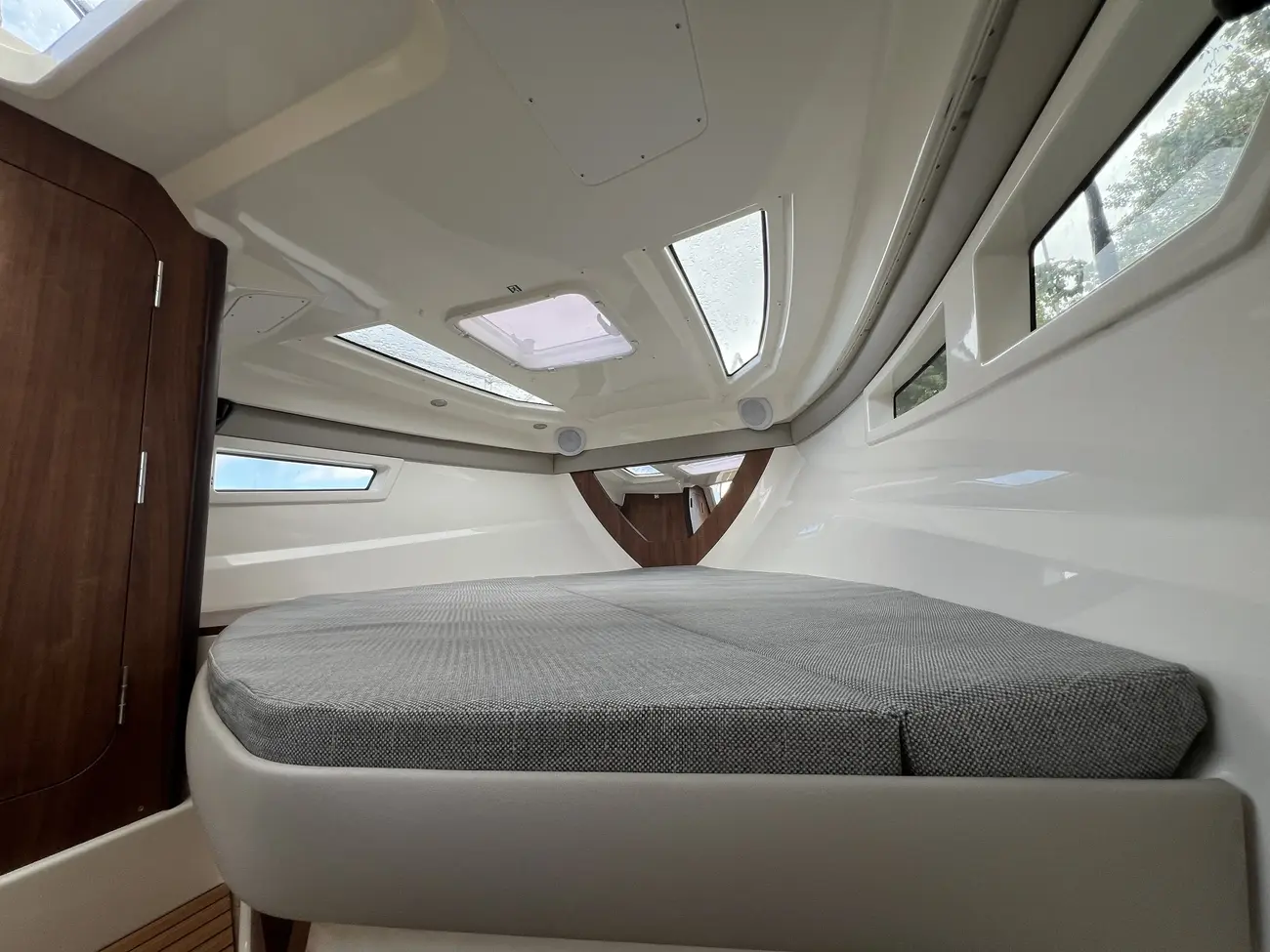 2022 Quicksilver 805 Activ Cruiser image 7