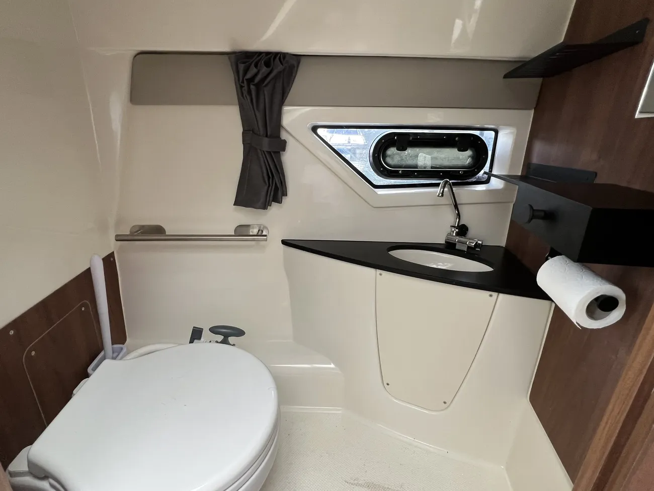 2022 Quicksilver 805 Activ Cruiser image 13