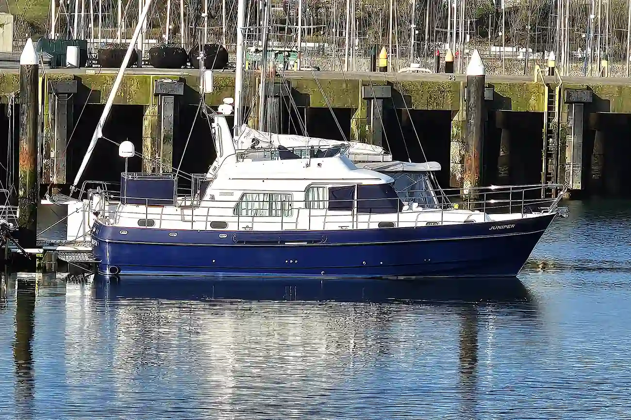 2011 Hardy Commodore 42