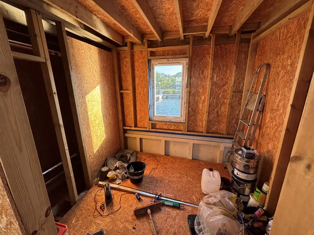 HOUSEBOAT 60 X 13 2010