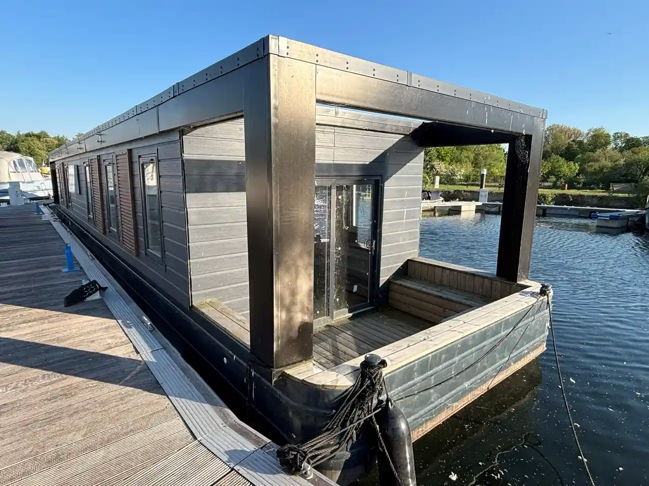 HOUSEBOAT 60 X 13 2010
