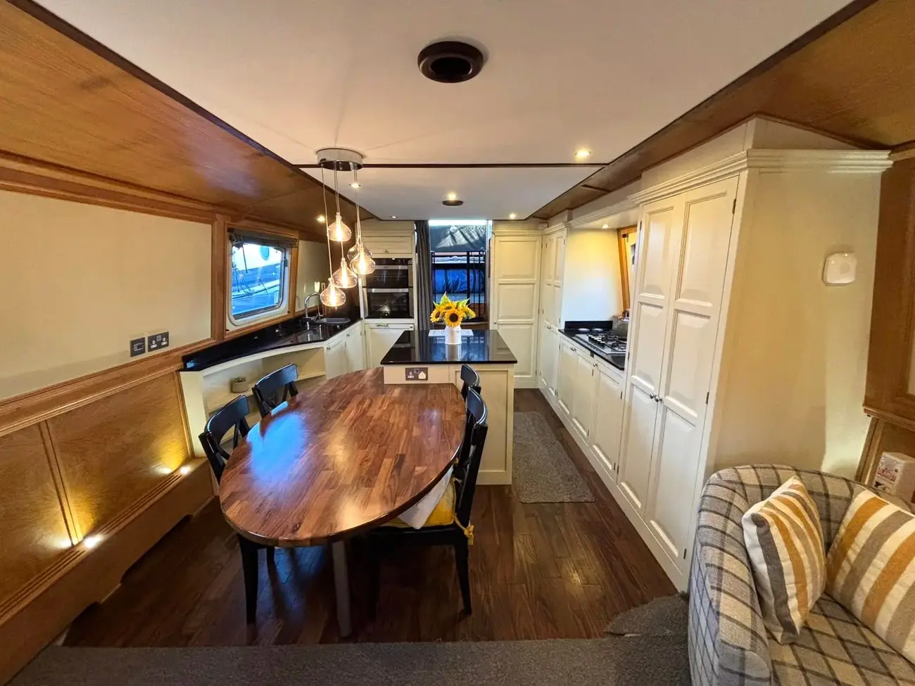 AQUALINE BOATS 60 WIDEBEAM 2014