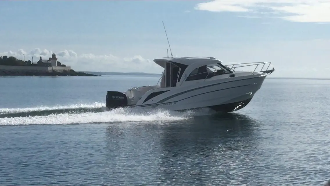 2019 Beneteau Antares 8