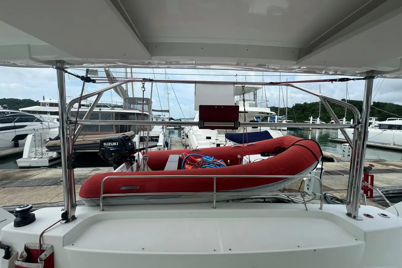 https://www.rightboat.com/boat_images/image_30312251/compressed_8641c3f920874536a776ee58cc6000e7f22c352d3ea9438c94e79a4ec8d801ee.webp photo 12