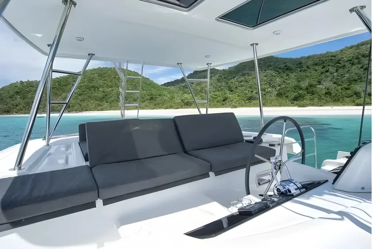 Lagoon 46 photo 5