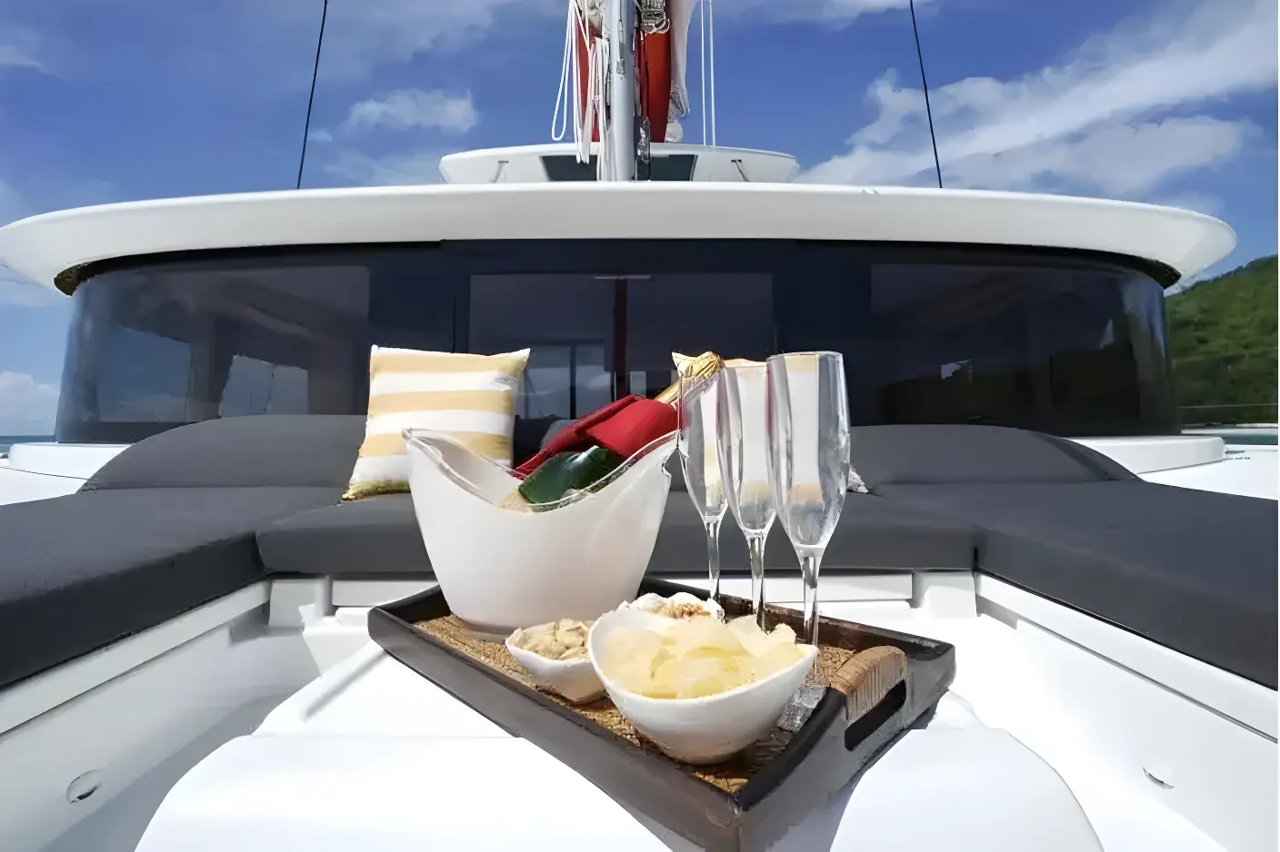 https://www.rightboat.com/boat_images/image_30312259/compressed_f3d2fb5abba44a4b94ffc00a4c75a29b557aba941c1542f1873ce18a168a82aa.webp photo 7