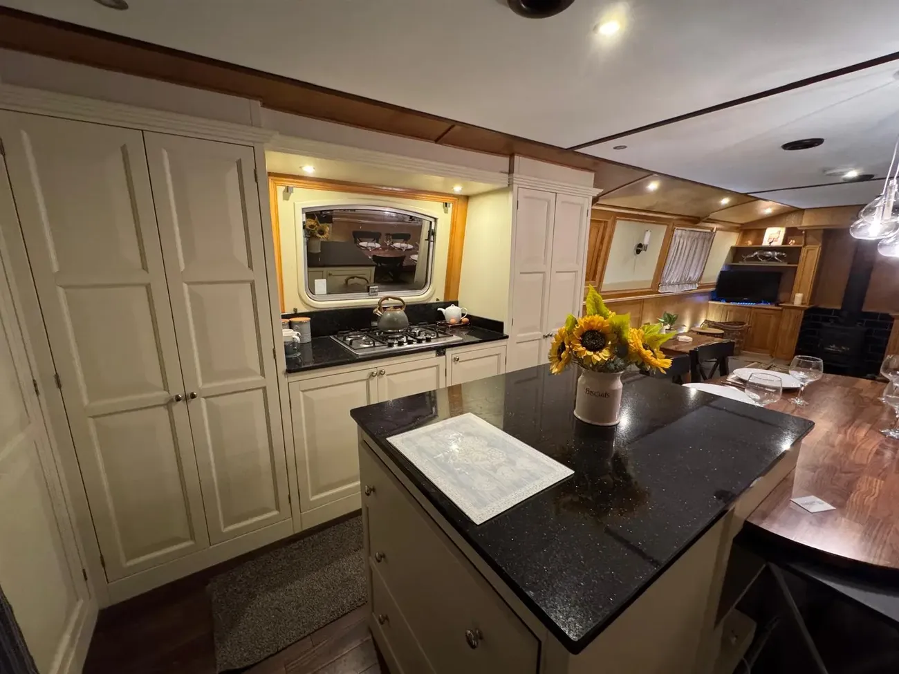 AQUALINE BOATS 60 WIDEBEAM 2014