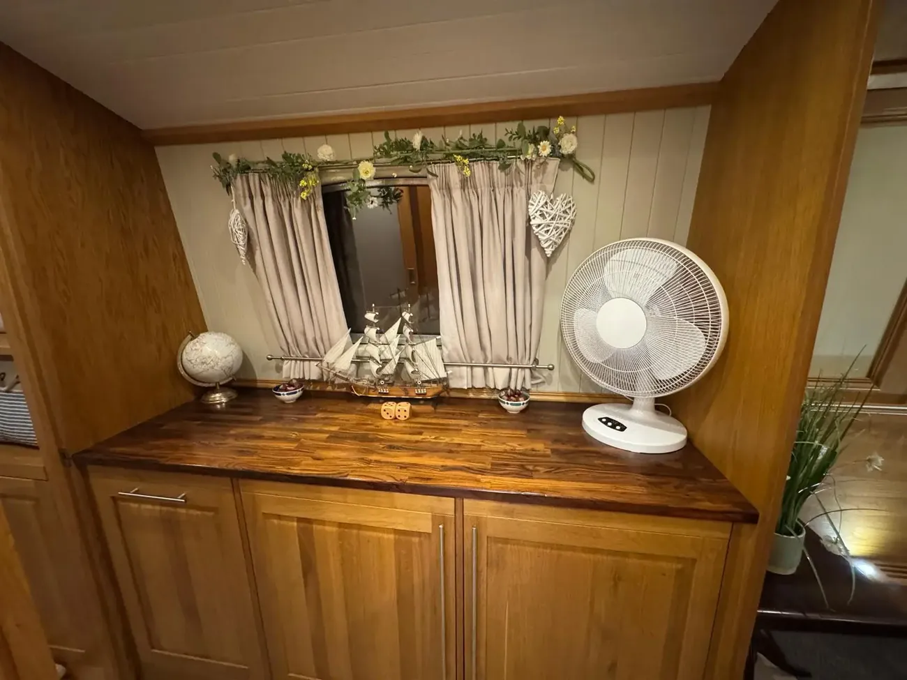 AQUALINE BOATS 60 WIDEBEAM 2014