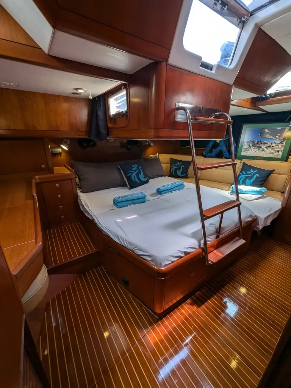 https://www.rightboat.com/boat_images/image_30354833/compressed_9b55c2bf84264b7c85394bf1ef633c1c298c134726ff4ec08cd66b621f30ed57.webp photo 21
