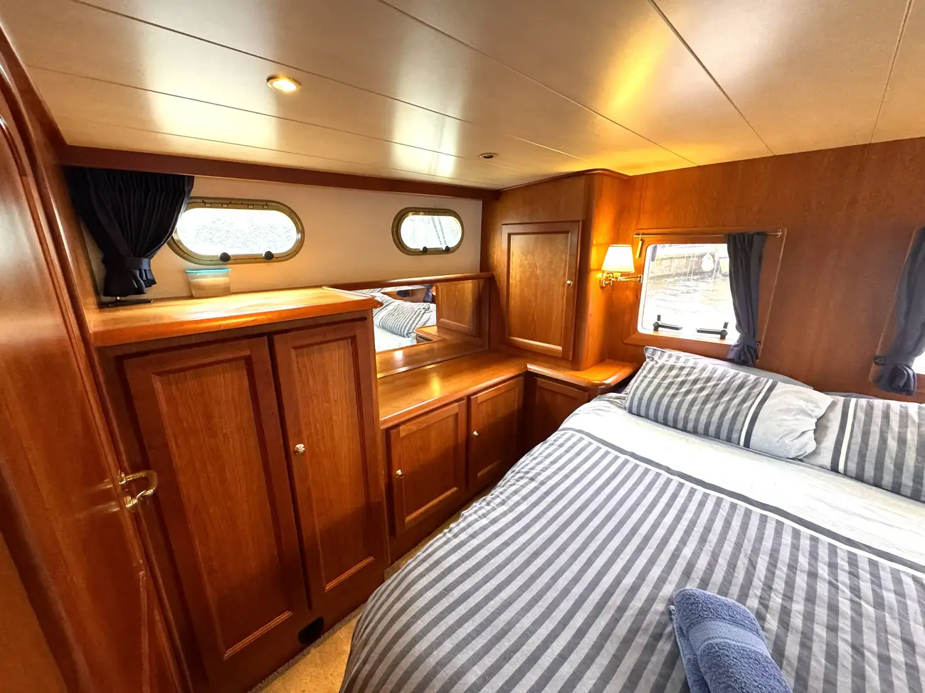 2005 Stevens 1200 Vlet image 6