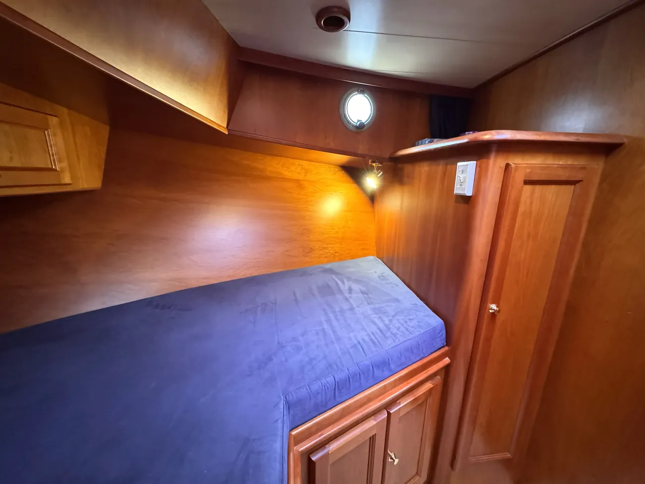 2005 Stevens 1200 Vlet image 2