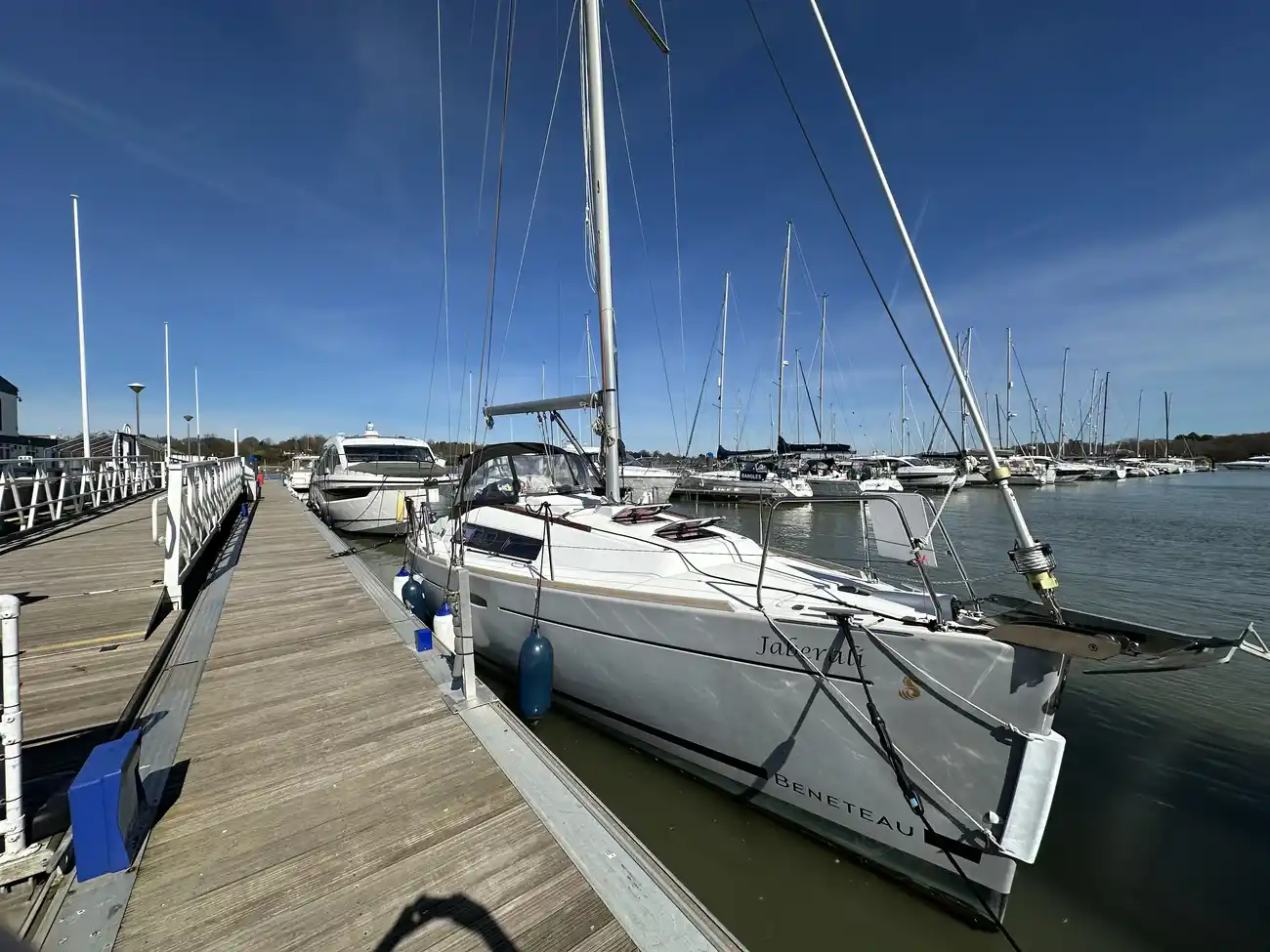 2013 Beneteau Oceanis 31 image 15