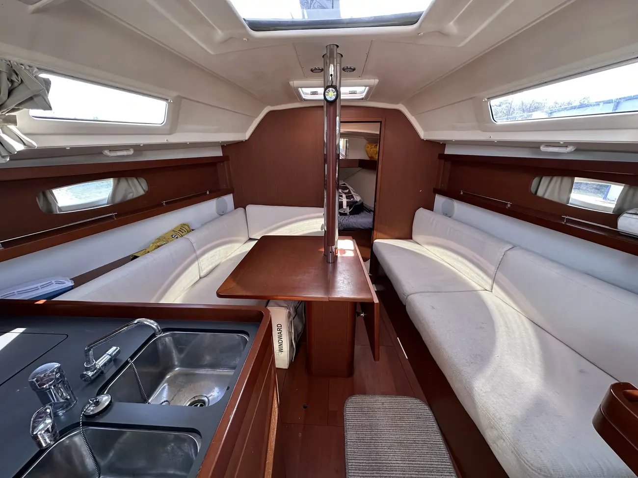 2013 Beneteau Oceanis 31 image 5