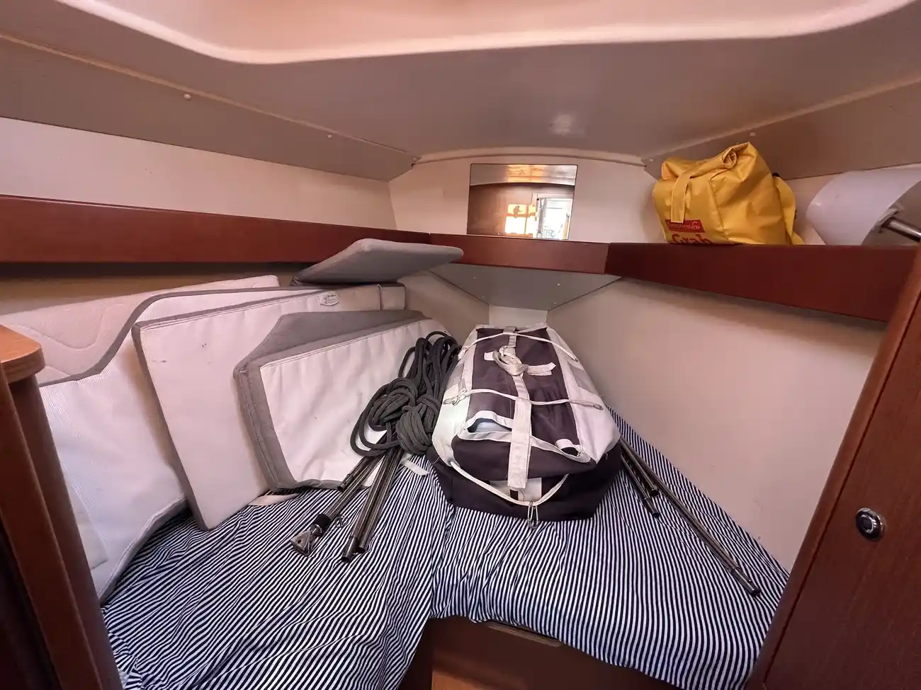 2013 Beneteau Oceanis 31 image 9