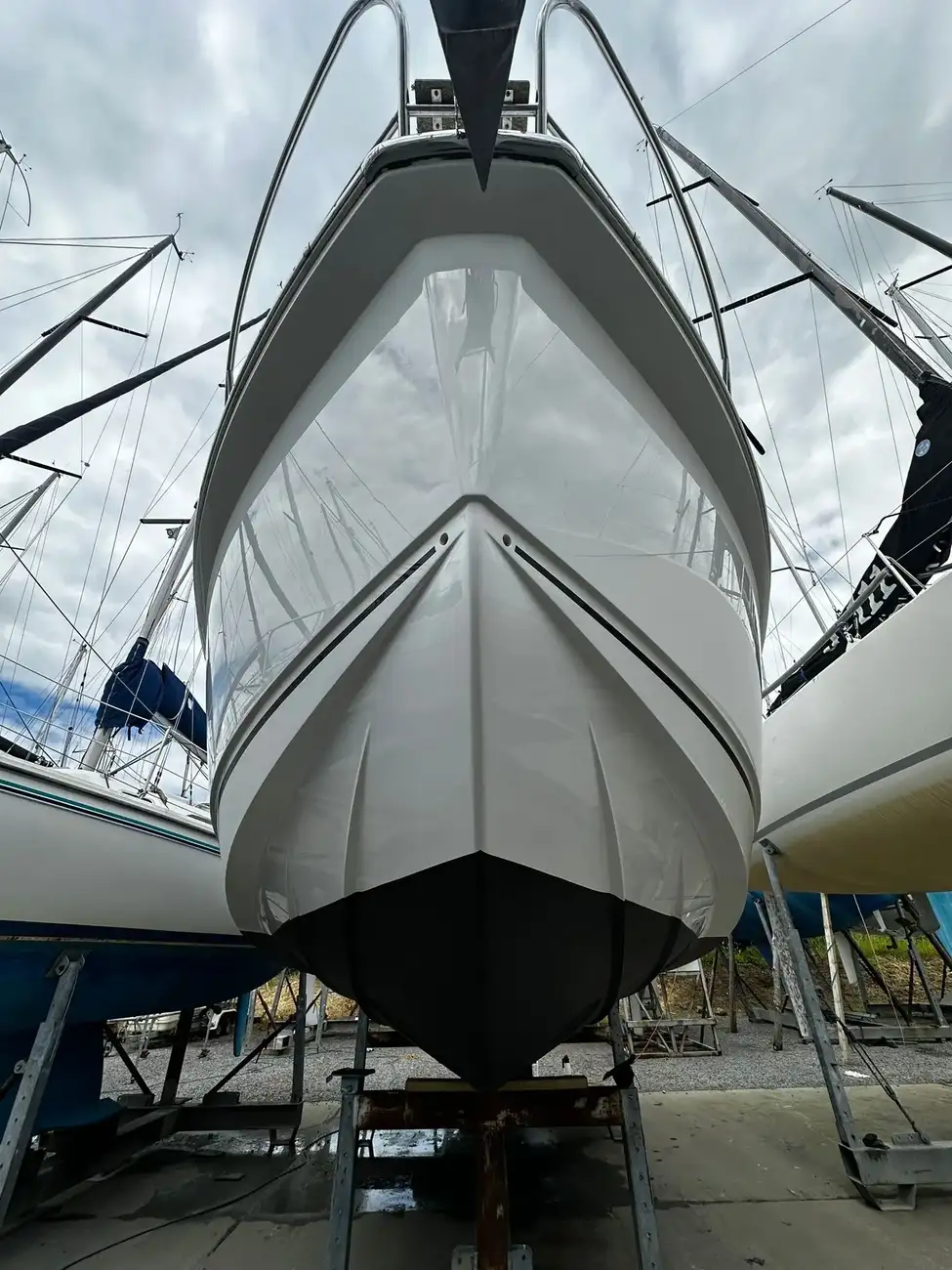2016 Sealine C330 image 21