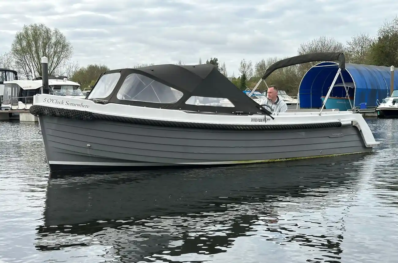 Interboat Intender 700