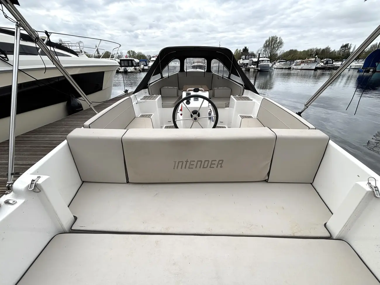 INTERBOAT INTENDER 700 2022