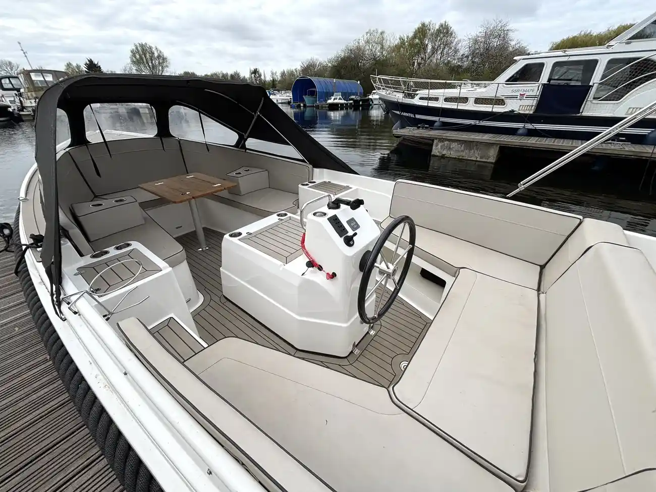 INTERBOAT INTENDER 700 2022