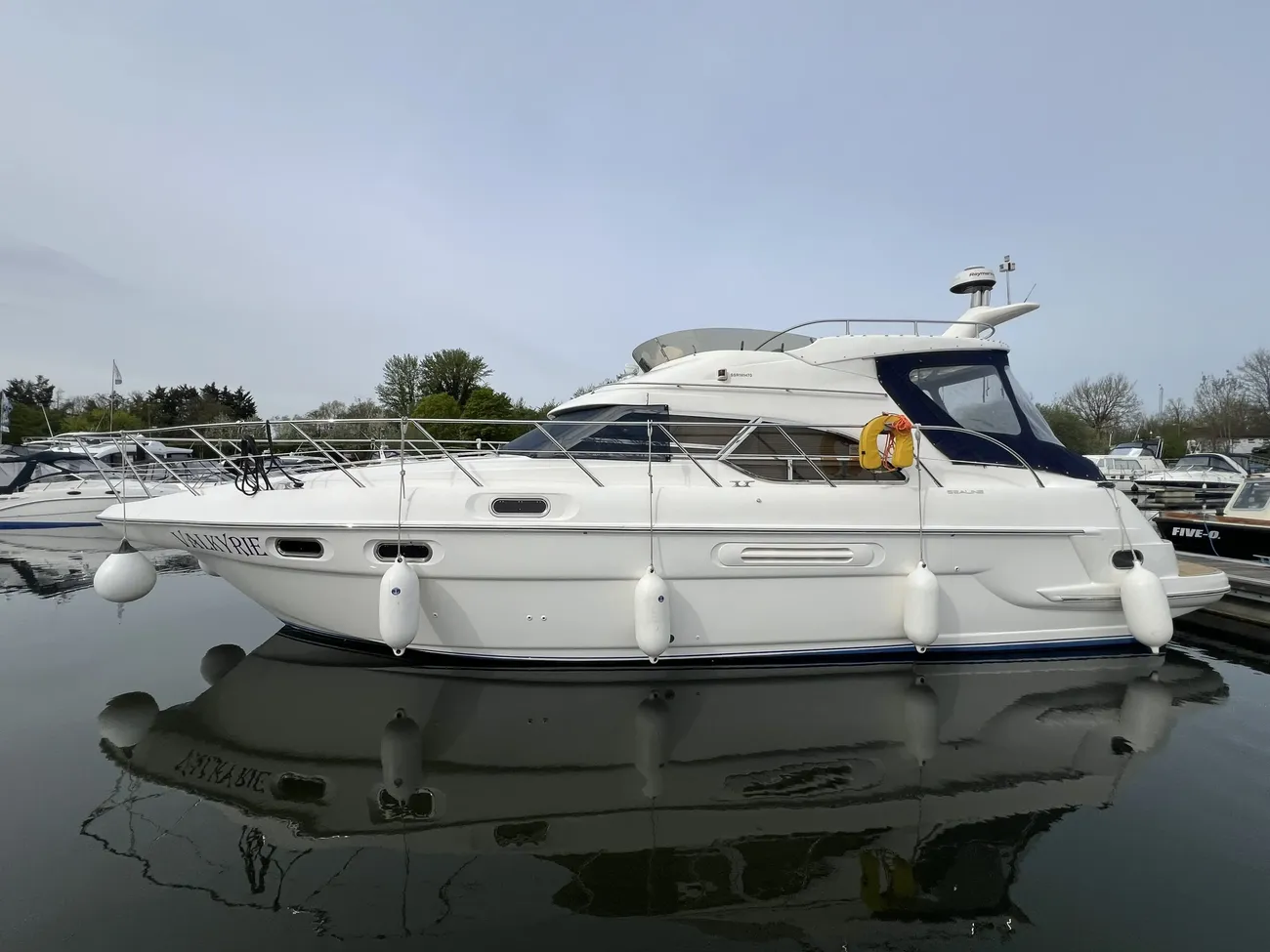 2004 Sealine F43 image 14