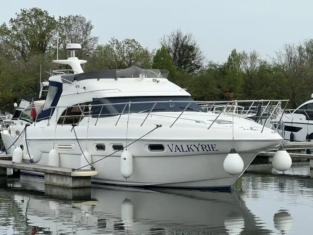 2004 Sealine F43 image 12