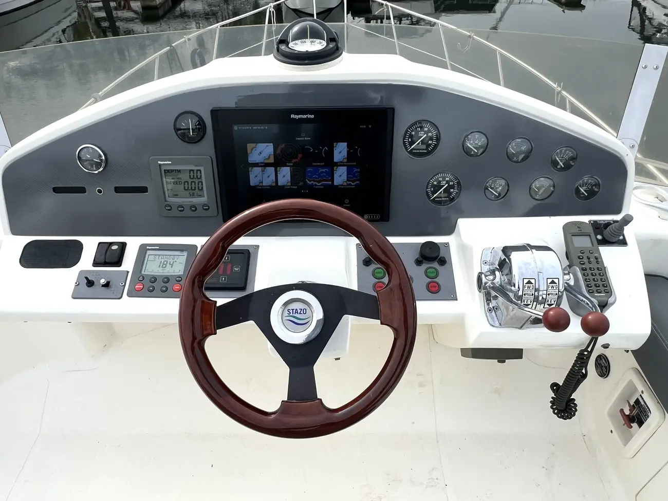 2004 Sealine F43 image 22