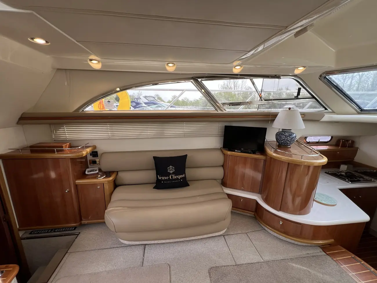 2004 Sealine F43 image 27
