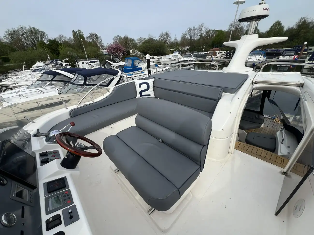 2004 Sealine F43 image 21