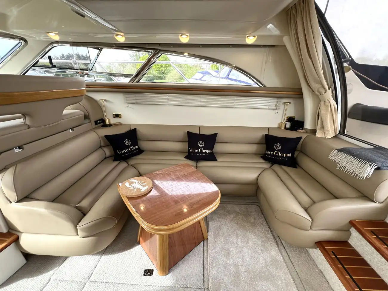 2004 Sealine F43 image 28