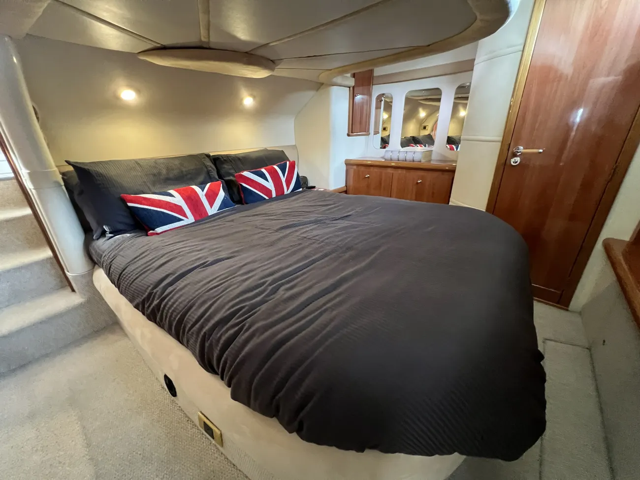 2004 Sealine F43 image 7