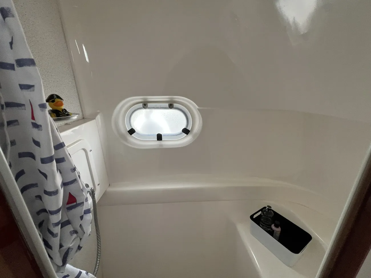 2004 Sealine F43 image 25
