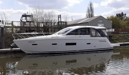 2015 Sealine S450