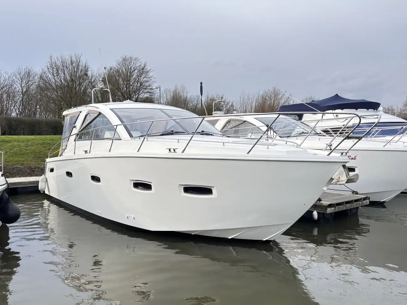 2011 Sealine SC35