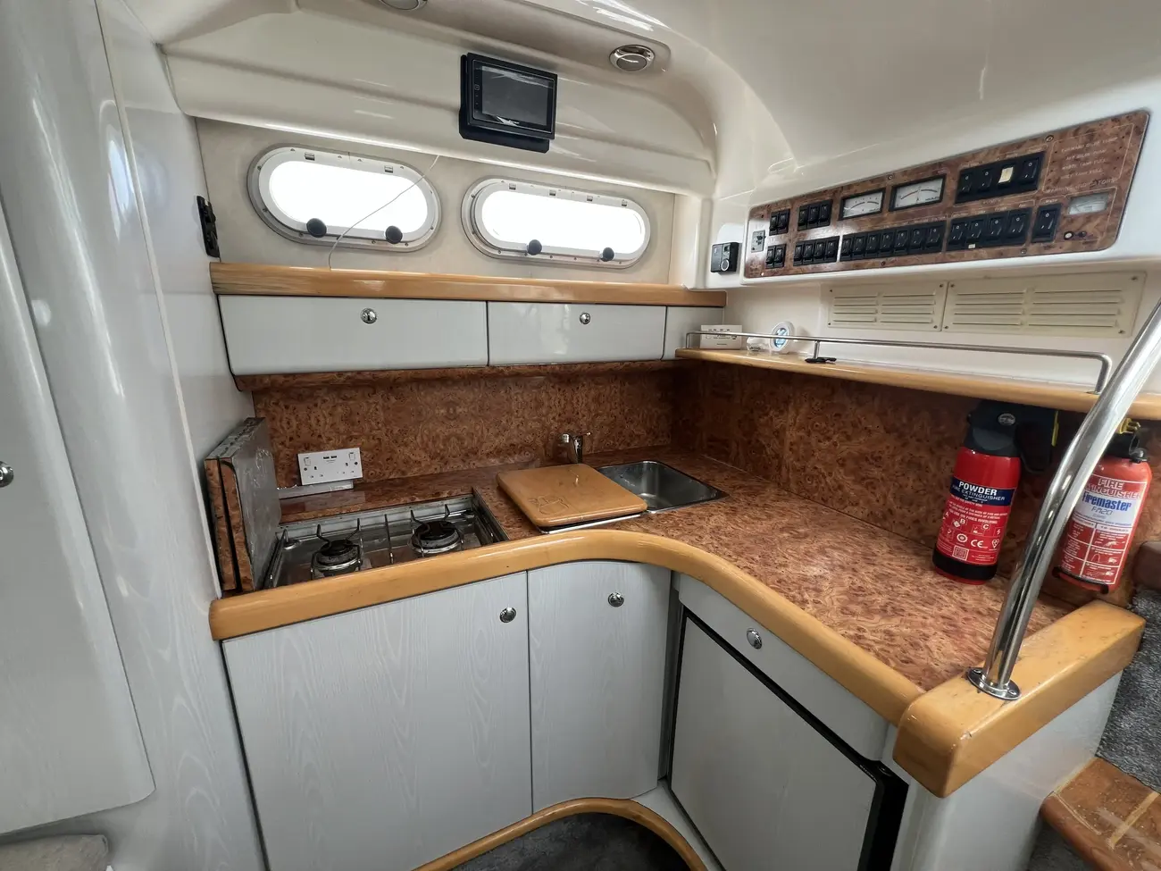 1996 Sealine S28 image 4