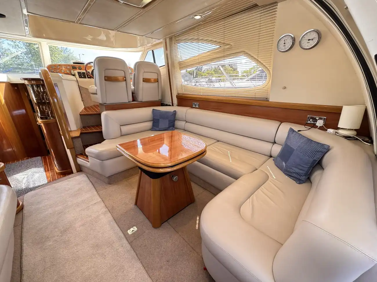 2002 Sealine F425 image 25