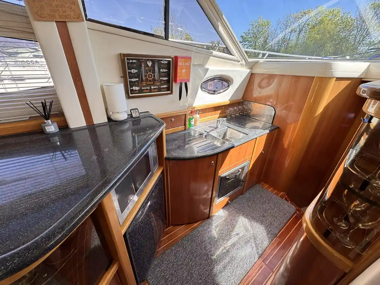 2002 Sealine F425 image 30