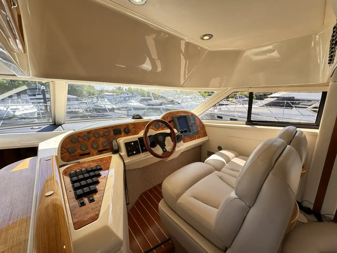 2002 Sealine F425 image 34