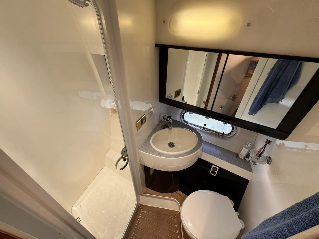 2002 Sealine F425 image 2