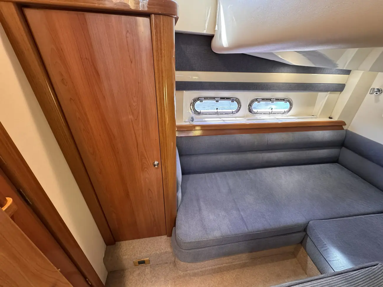 2002 Sealine F425 image 5