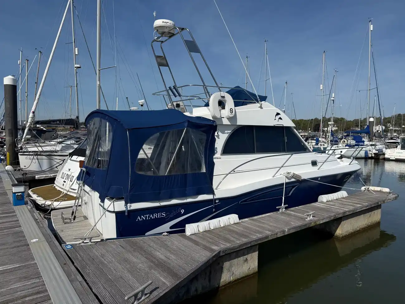 2003 Beneteau Antares 9