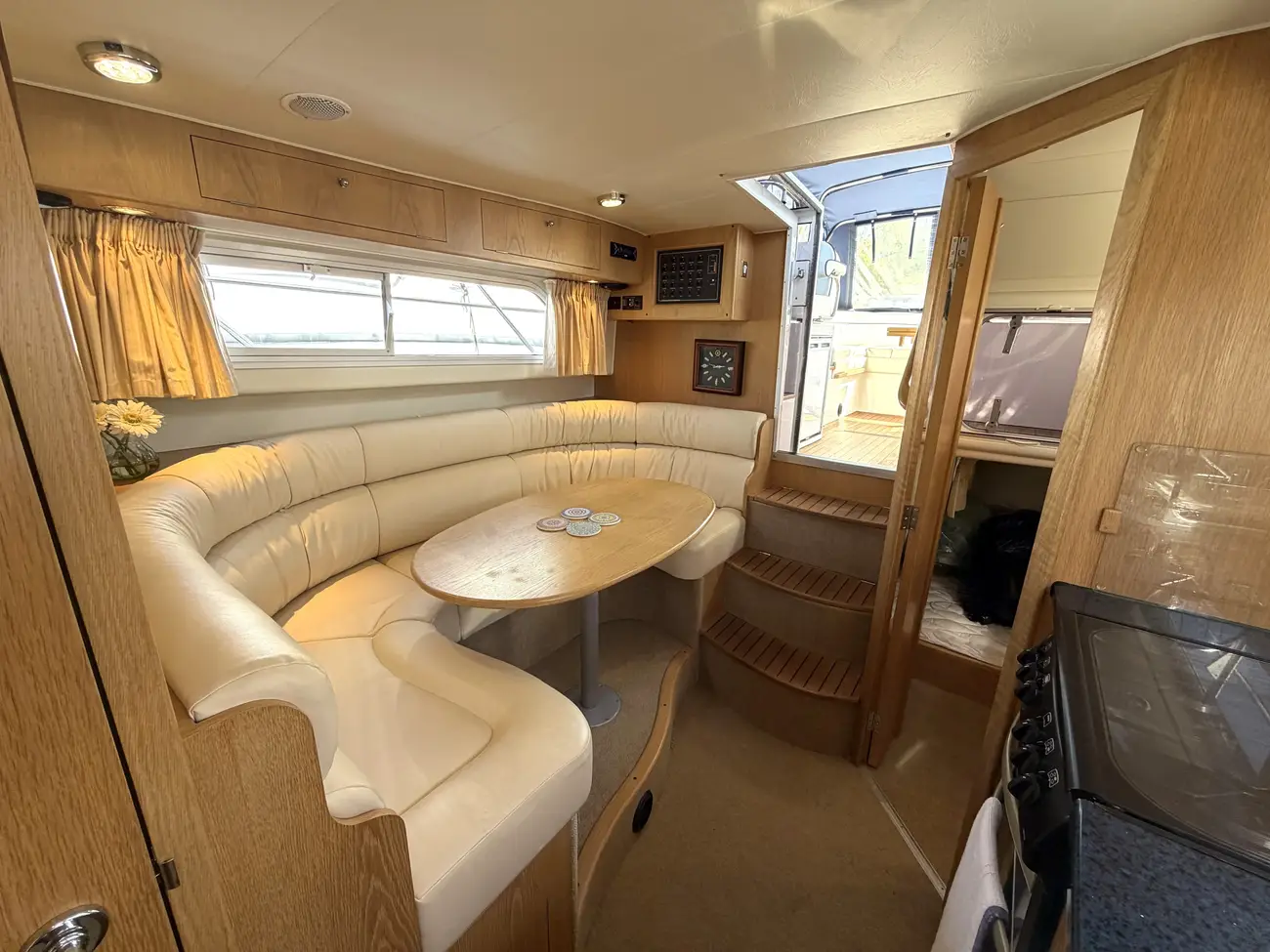 2009 Sheerline 950 Aft Cockpit image 3