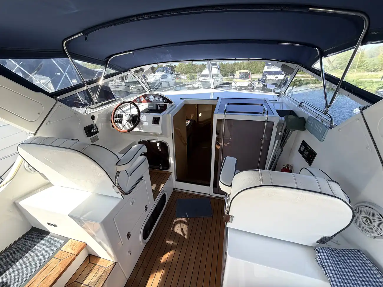 2009 Sheerline 950 Aft Cockpit image 17