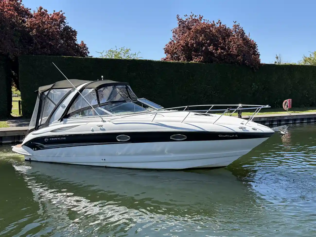 2005 Crownline 270 CR image 12