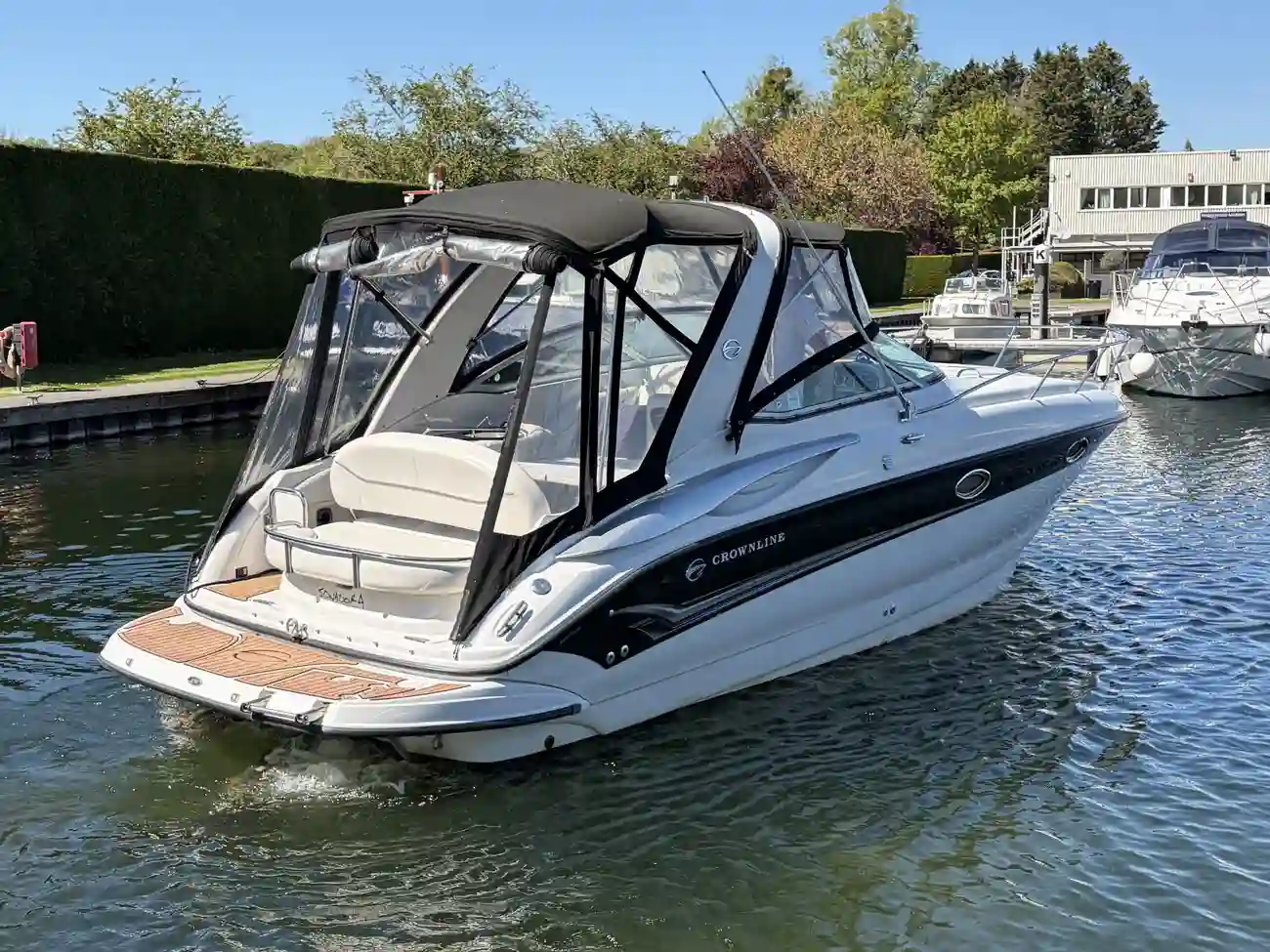 2005 Crownline 270 CR image 13