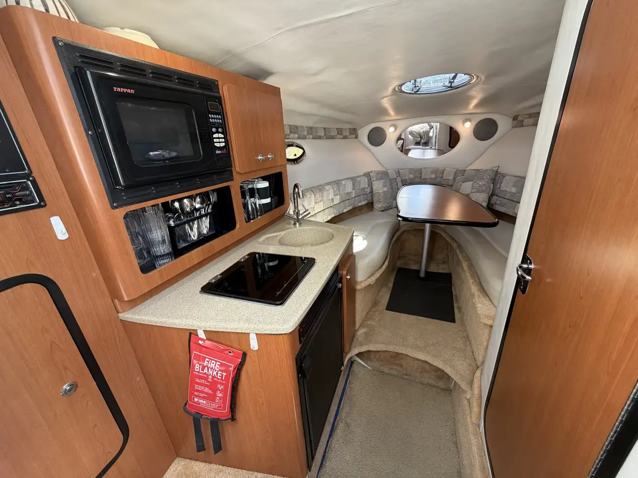 2005 Crownline 270 CR image 21