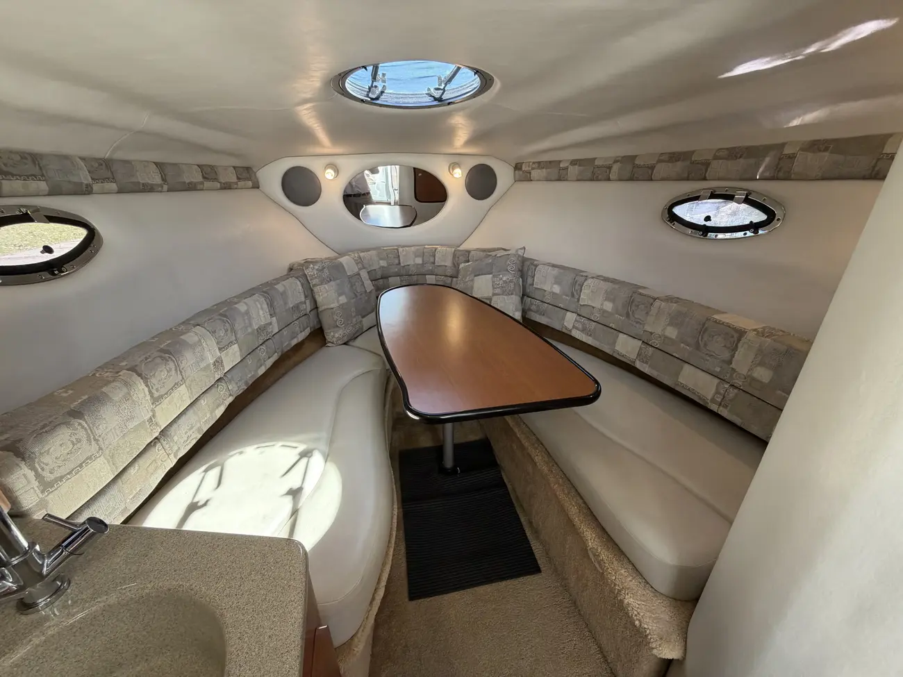 2005 Crownline 270 CR image 22