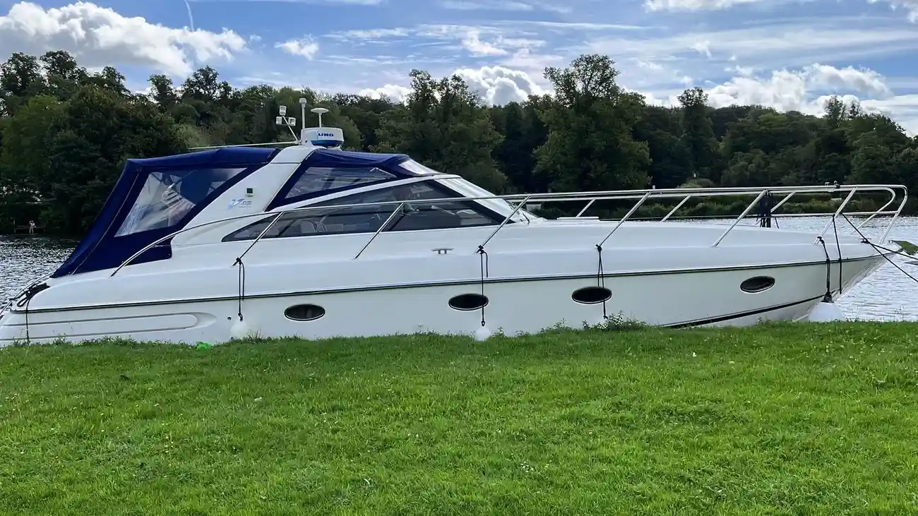2007 Princess V42 image 7